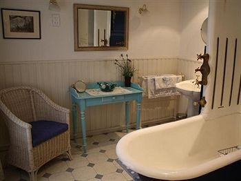 Evelyns 3* Belfast