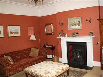 Evelyns 3* Belfast